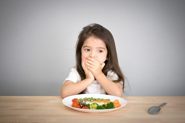 Trẻ không muốn ăn, mệt mỏi khi mắc viêm amidan