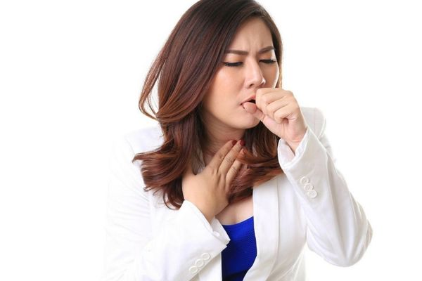 Ho là triệu chứng phổ biến của các bệnh viêm đường hô hấp trên