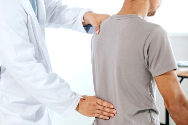 Vật lý trị liệu giảm đau rễ thần kinh thắt lưng