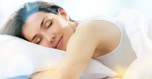 Ngủ đủ giấc sẽ giúp bạn phòng chống nguy cơ đột quỵ não