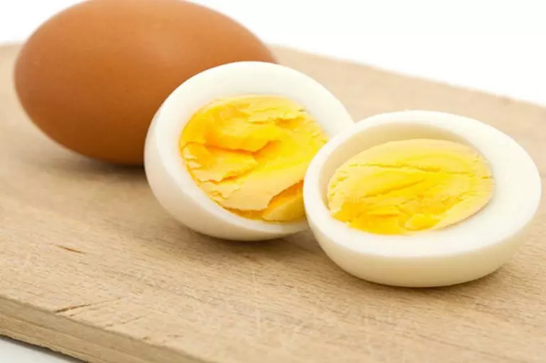 Có nên ăn trứng khi bị u xơ tử cung không?