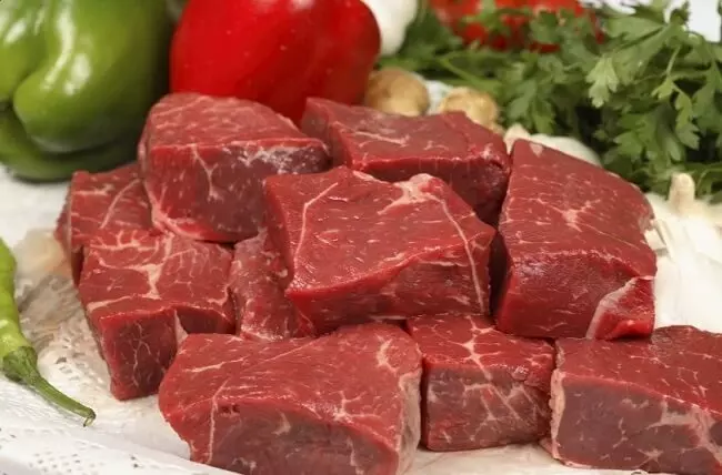 Các loại thịt đỏ cần kiêng sau khi mổ u xơ tử cung 