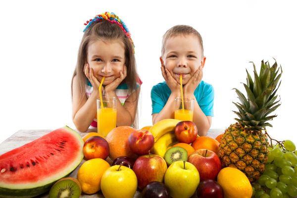 Nên bổ sung cho trẻ chế độ ăn uống giàu dinh dưỡng giúp sức khỏe nhanh phục hồi