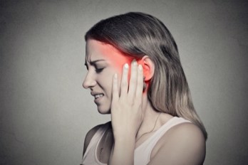 Đau tai trái - Dấu hiệu cảnh báo bệnh bạn không thể bỏ qua