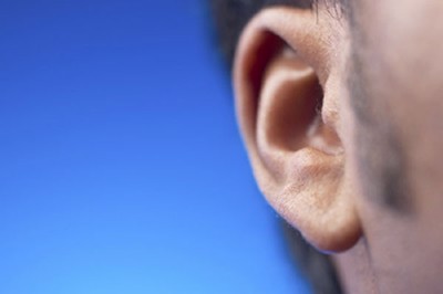 Chứng ù tai có tự khỏi không? Điều trị hiệu quả bằng cách nào?