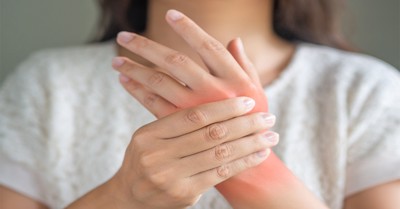 Cổ tay đau nhức là dấu hiệu của bệnh gì? Click xem ngay tại đây!