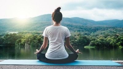 PHỤC HỒI CHỨC NĂNG sau đột quỵ hiệu quả hơn nhờ yoga – Tập ngay 2 động tác sau đây