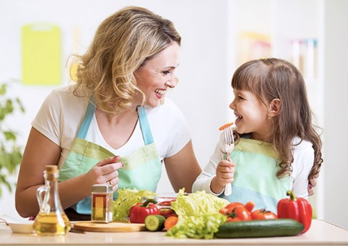 Sản phẩm nào có tác dụng tốt giúp bé cải thiện tình trạng biếng ăn, chậm tăng cân và suy dinh dưỡng?